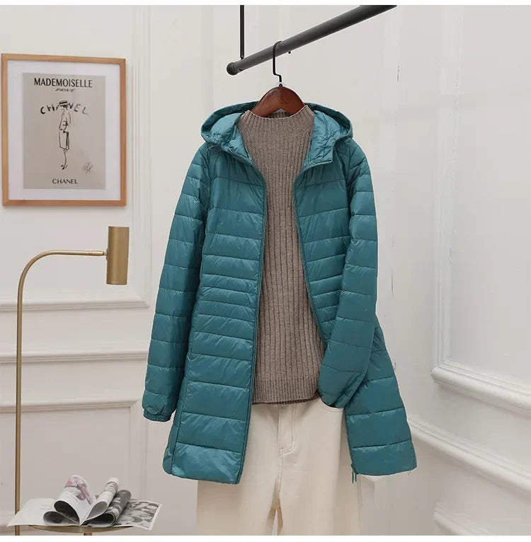 Let dame dunjakke med hætte – hvid andedun | NEXO-BOUTIQUE